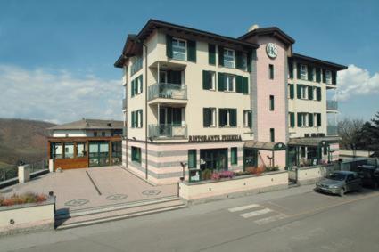 Hotel Kristall Loiano Ngoại thất bức ảnh